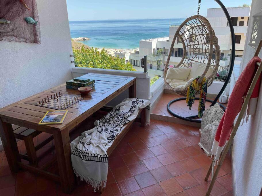 Lovely 2 Bedroom With A Pool In Front Of The Apartament